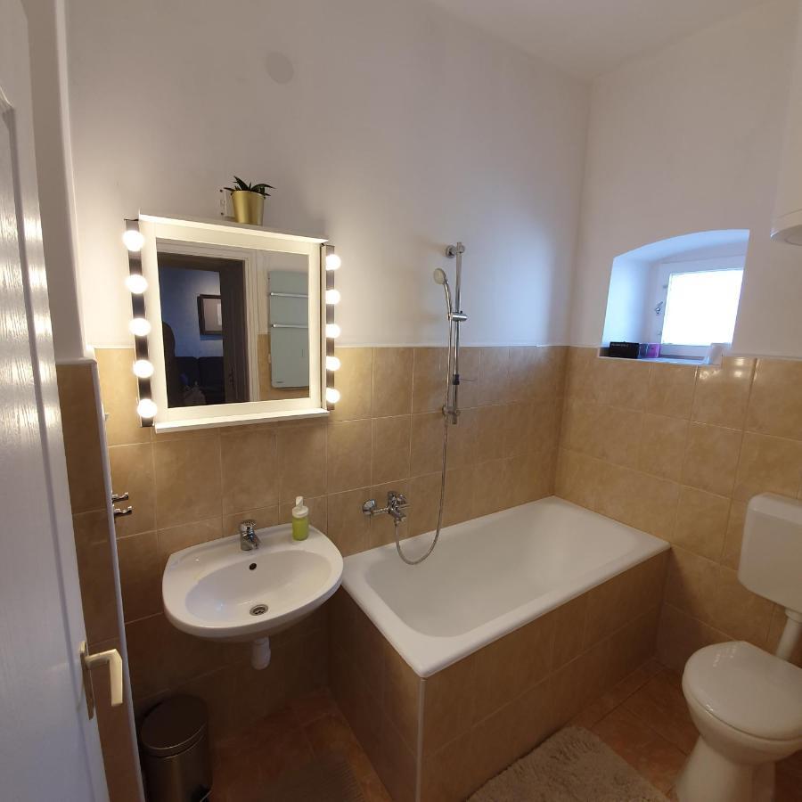 Corte Apartman Папа Экстерьер фото